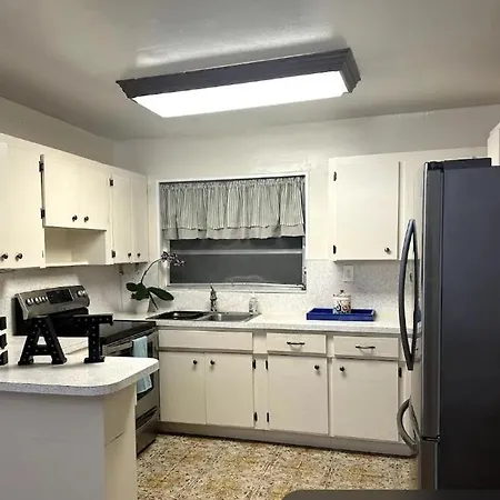 Shared Room For Men - Tropical Room - Bunk 4 Miami Exterior photo